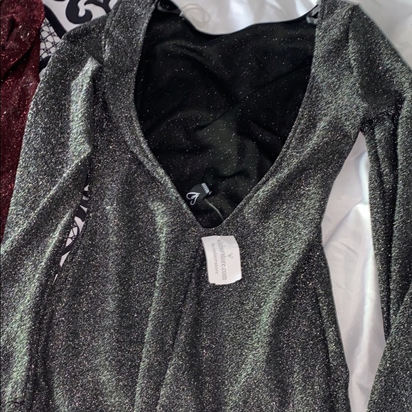 2 never worn dresses, tags still attached from Windsor fashion both size large - Picture 5 of 5